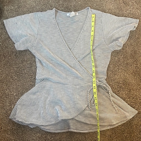 Caution to the Wind Top - Picture 5 of 6